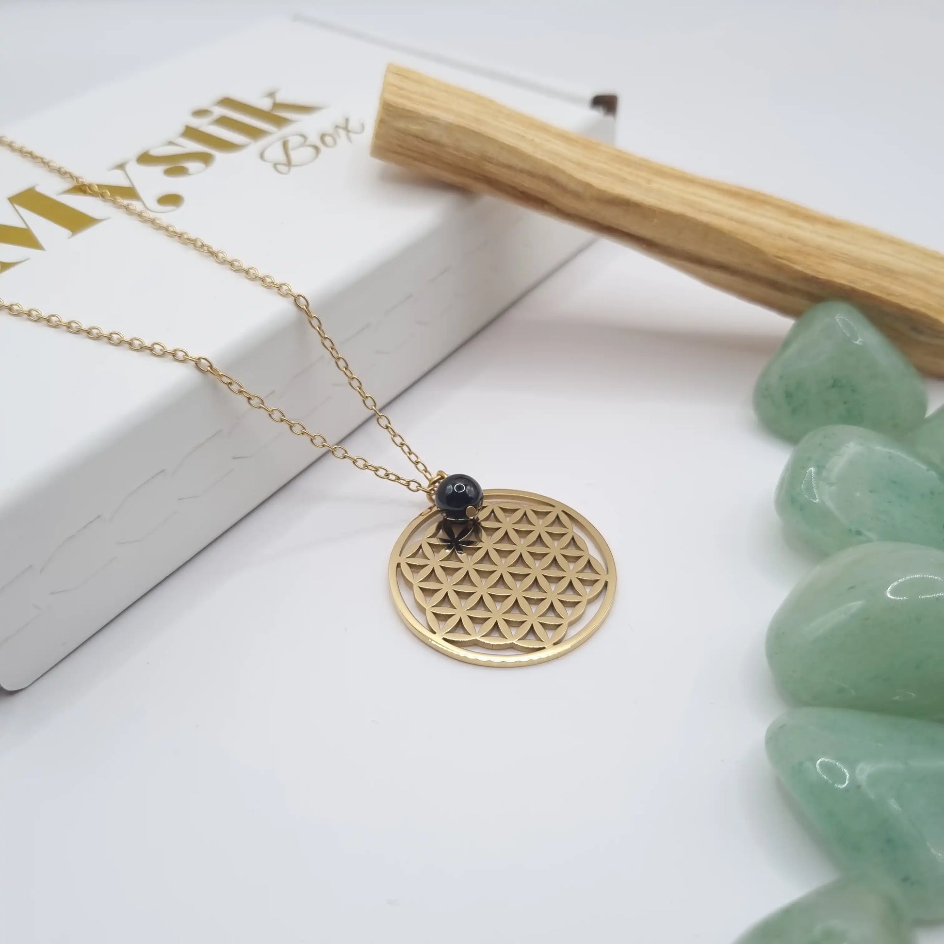 collier fleur de vie grenat pendentif 3cm