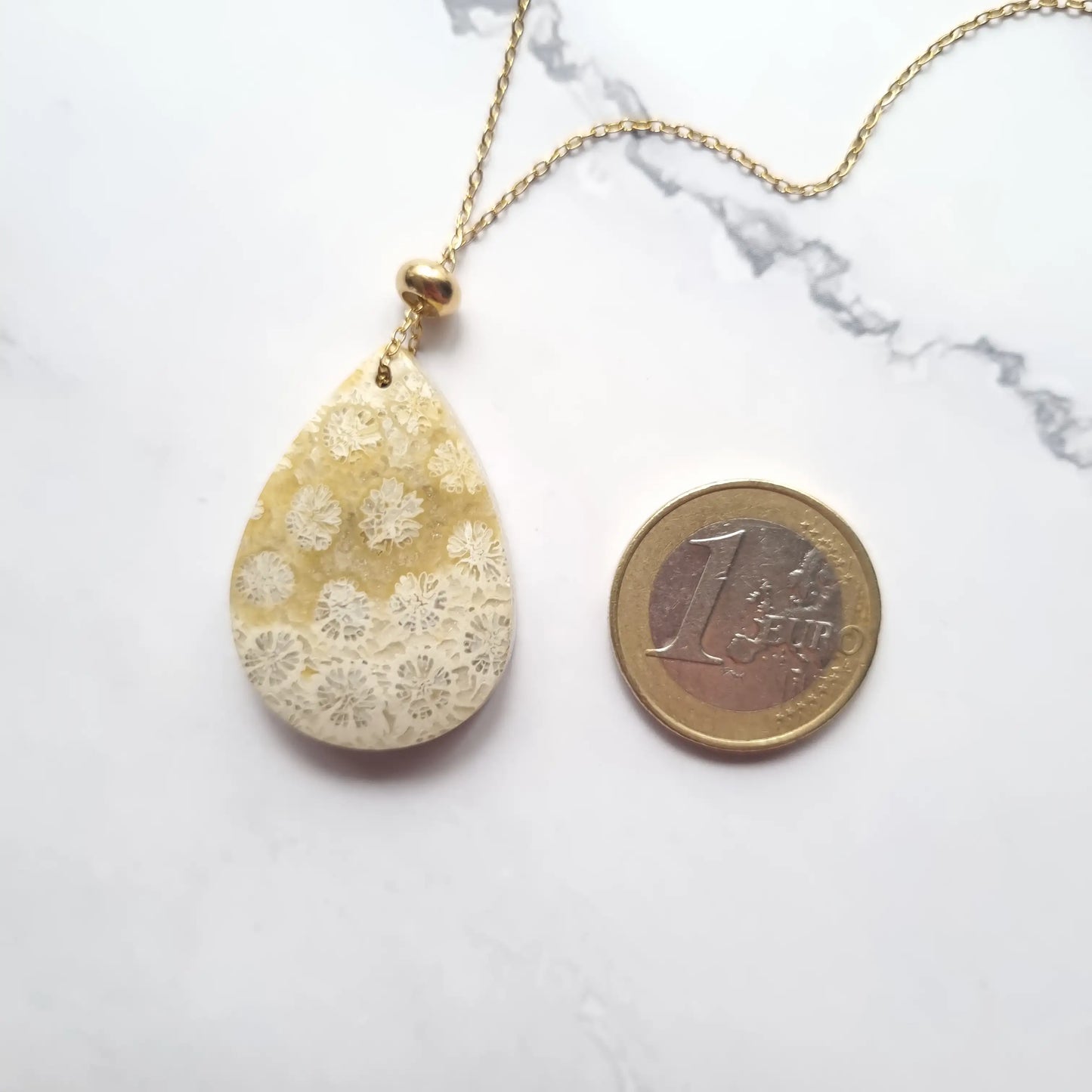taille pendentif corail fossil goutte MystikBox